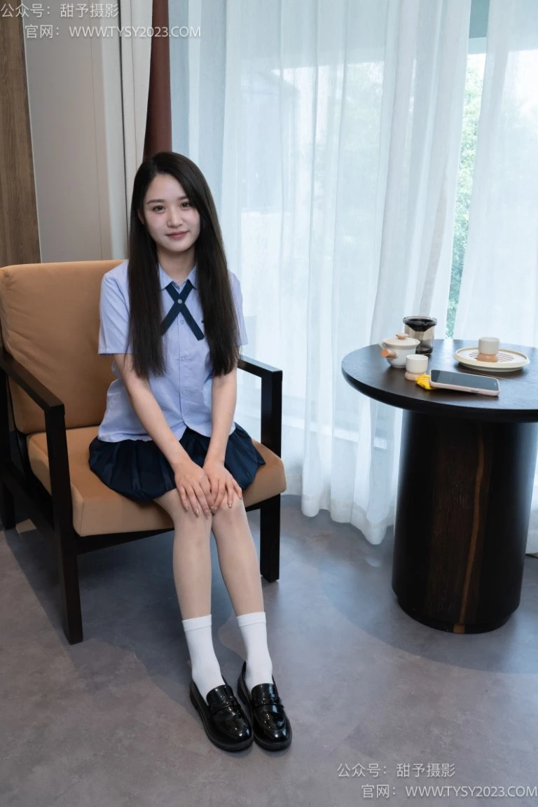 甜予摄影 NO.081期：澜澜-皮鞋、两双白棉袜、肉丝（脚尖加固款）[140P/2V/10.24GB]