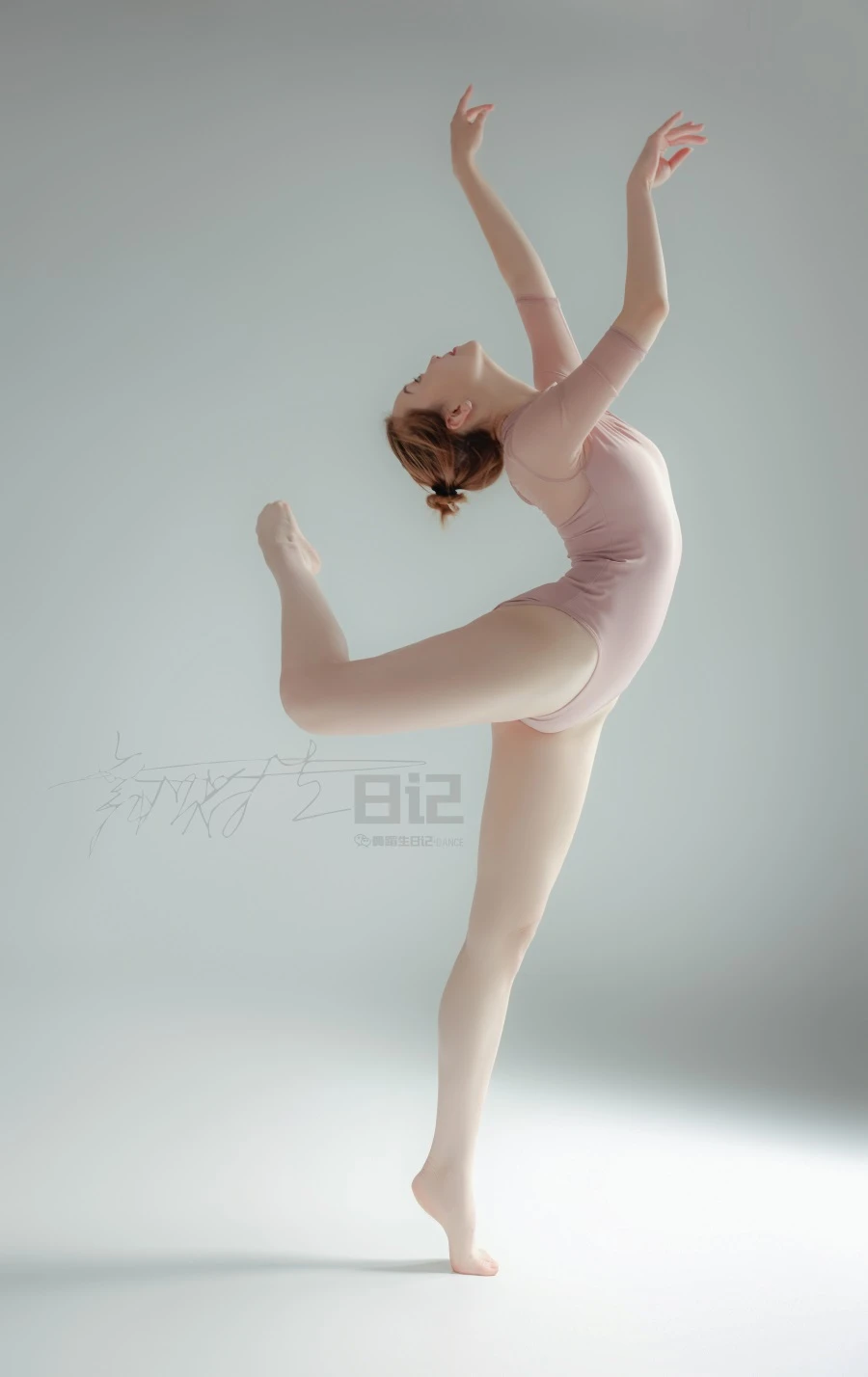 [GALLI嘉丽]舞蹈生日记 074 – 张雯雯 [37P/281MB]