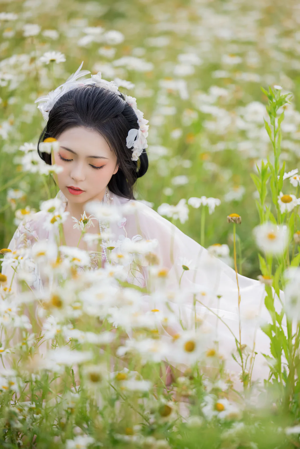 [YITUYU艺图语]2023.05.28 雏菊花海 阡墨红尘[22+1P/376MB]
