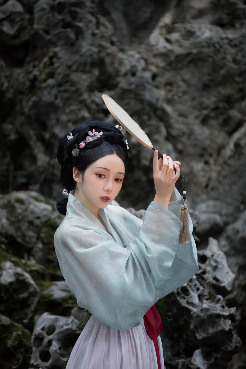 [YITUYU艺图语]2023.04.22 潭上紫藤 槐枝-[37+1P/723MB]