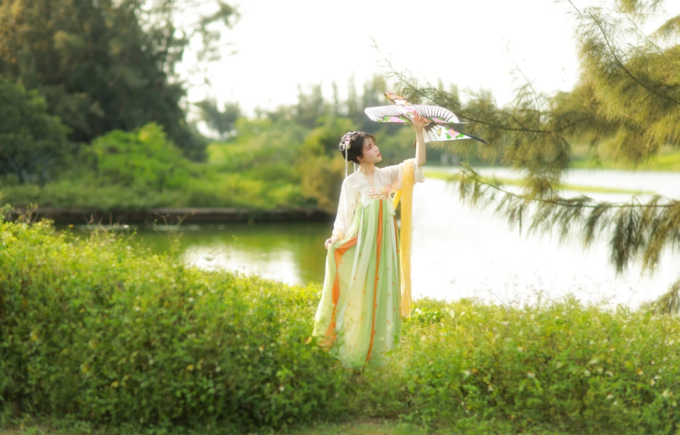 [YITUYU艺图语] 2022.06.11 夏日少女 我超白_ [27P/325MB]