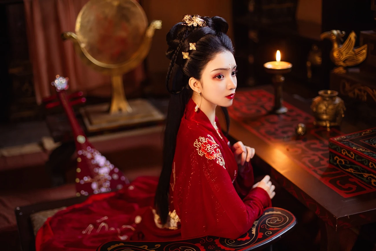 [YITUYU艺图语] 2021.08.21 公主小札—迎亲 猫夏小卡 [27P/798MB]