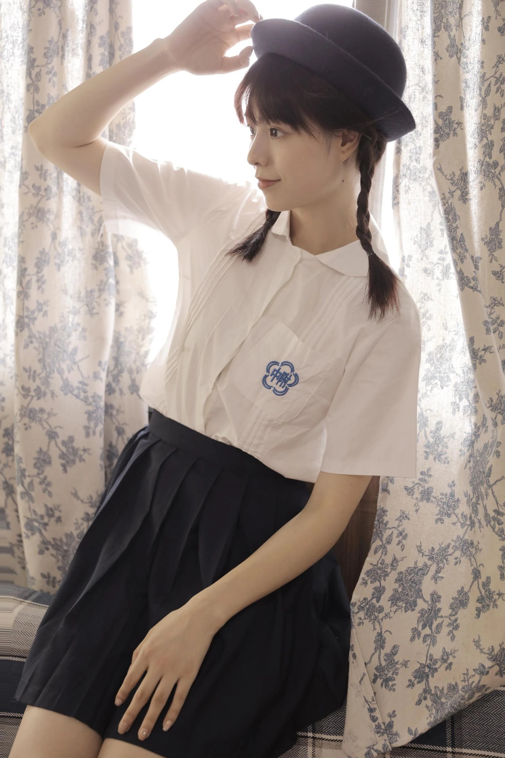 [YITUYU艺图语]2022.10.29 至服女孩 小谢[22+1P/202MB]