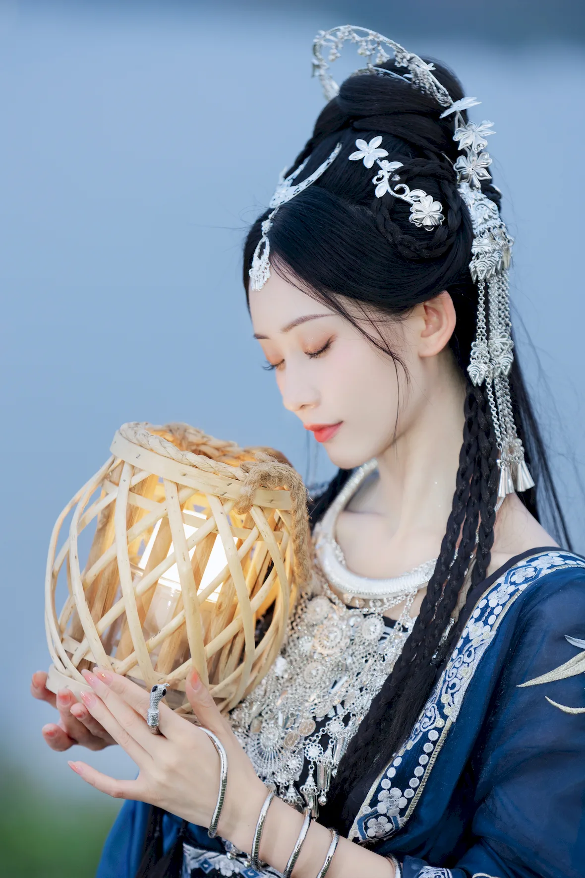 [YITUYU艺图语]2023.07.06 苗疆圣女 嘉月月月[20+1P/113MB]