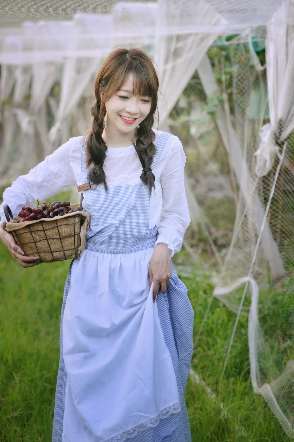 [YITUYU艺图语]2023.02.04 葡萄园丰收的喜悦 鸭鸭[23+1P/179MB]