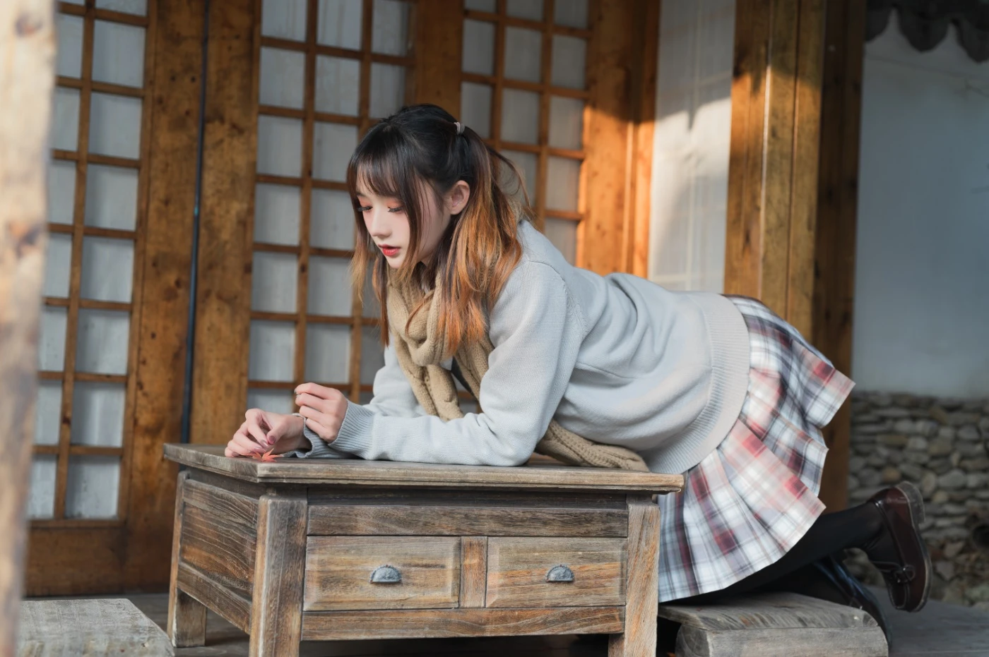 [YITUYU艺图语] 2022.06.21 秋天的裙摆 兔子Zzz不吃胡萝卜 [43P/426MB]