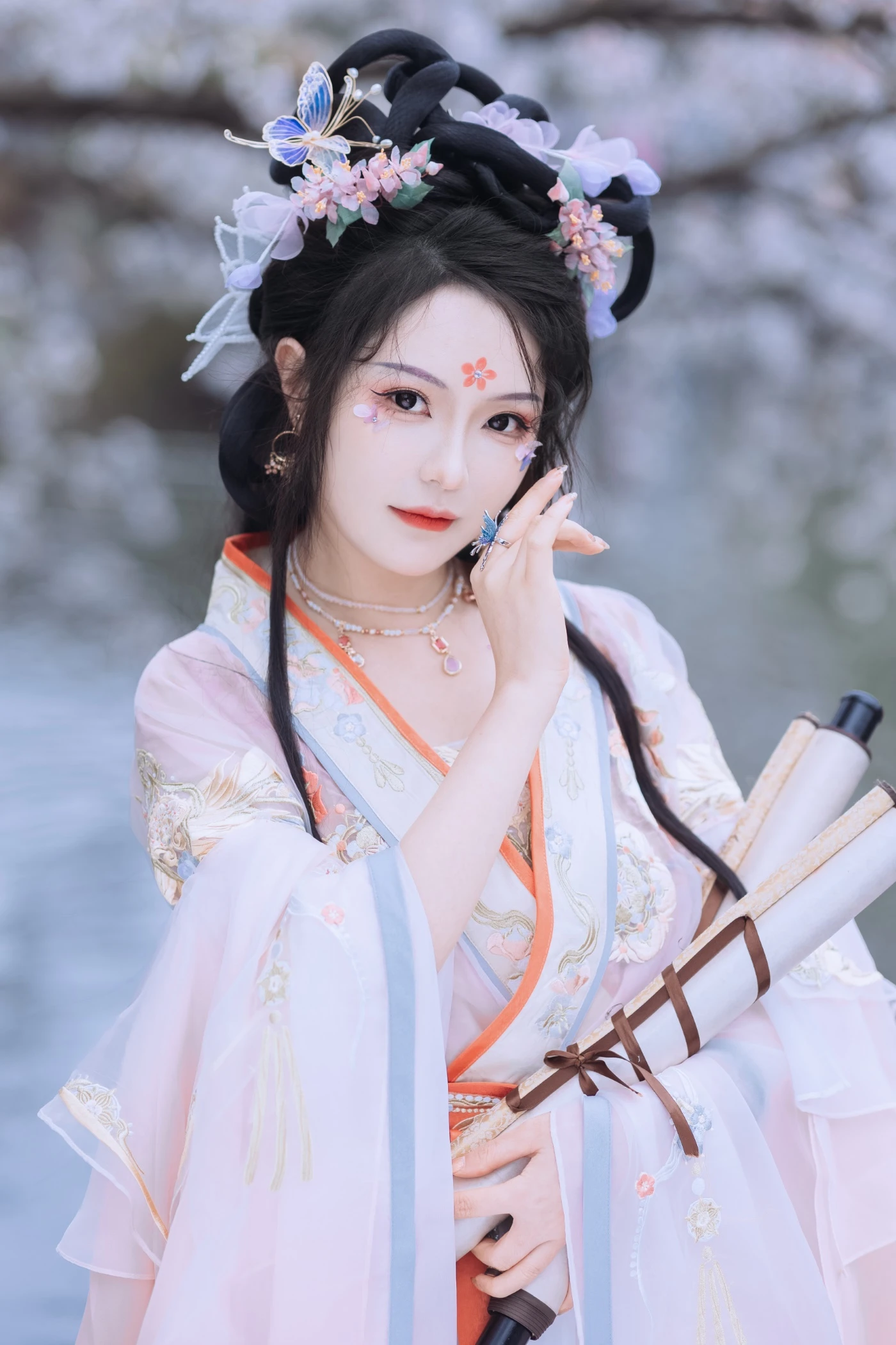 [YITUYU艺图语] 2022.06.24 初春赏樱 璐璐haley [43P/343MB]