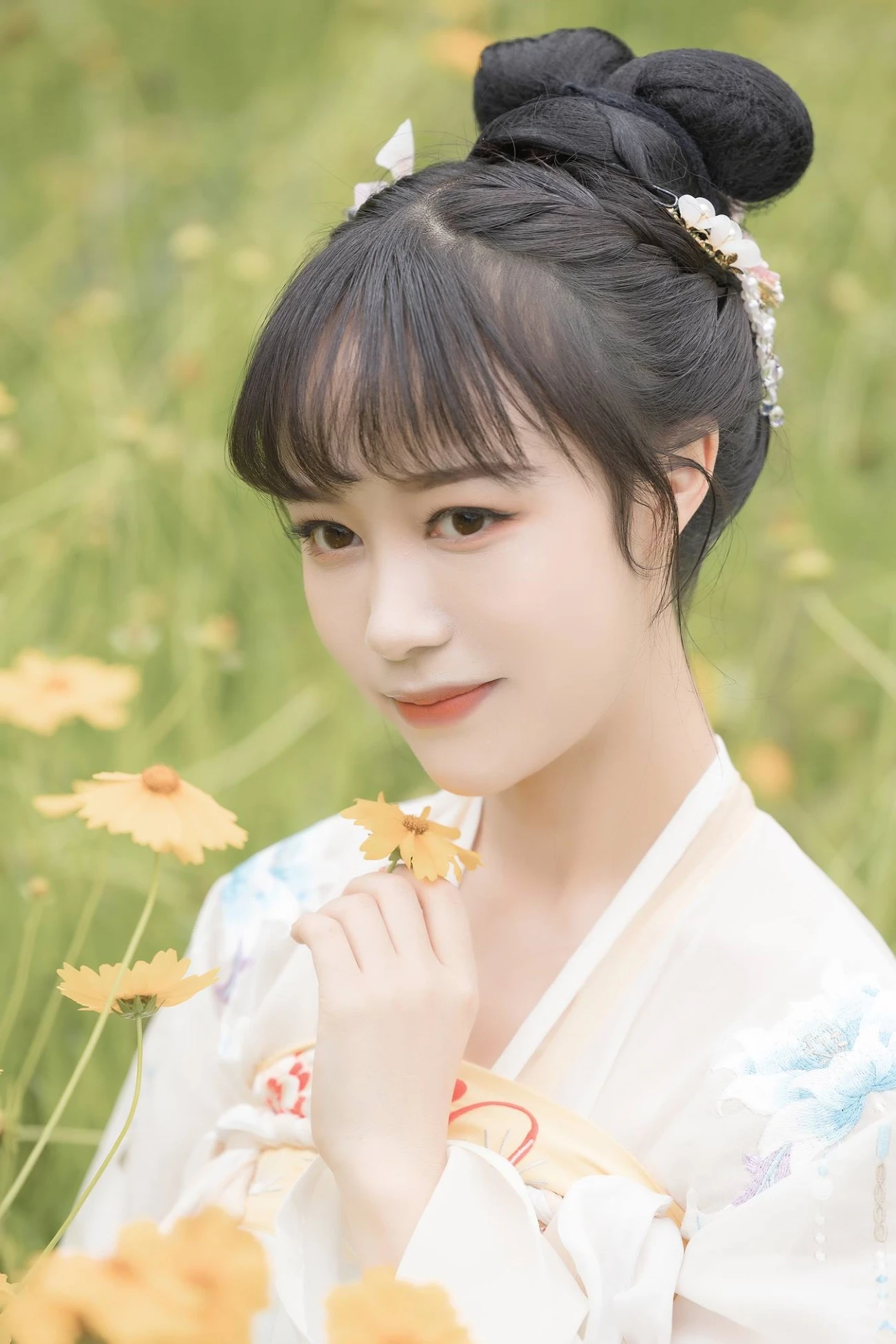 [YITUU艺图语] 2022.04.01 小花花 梨一依 [43P/510MB]