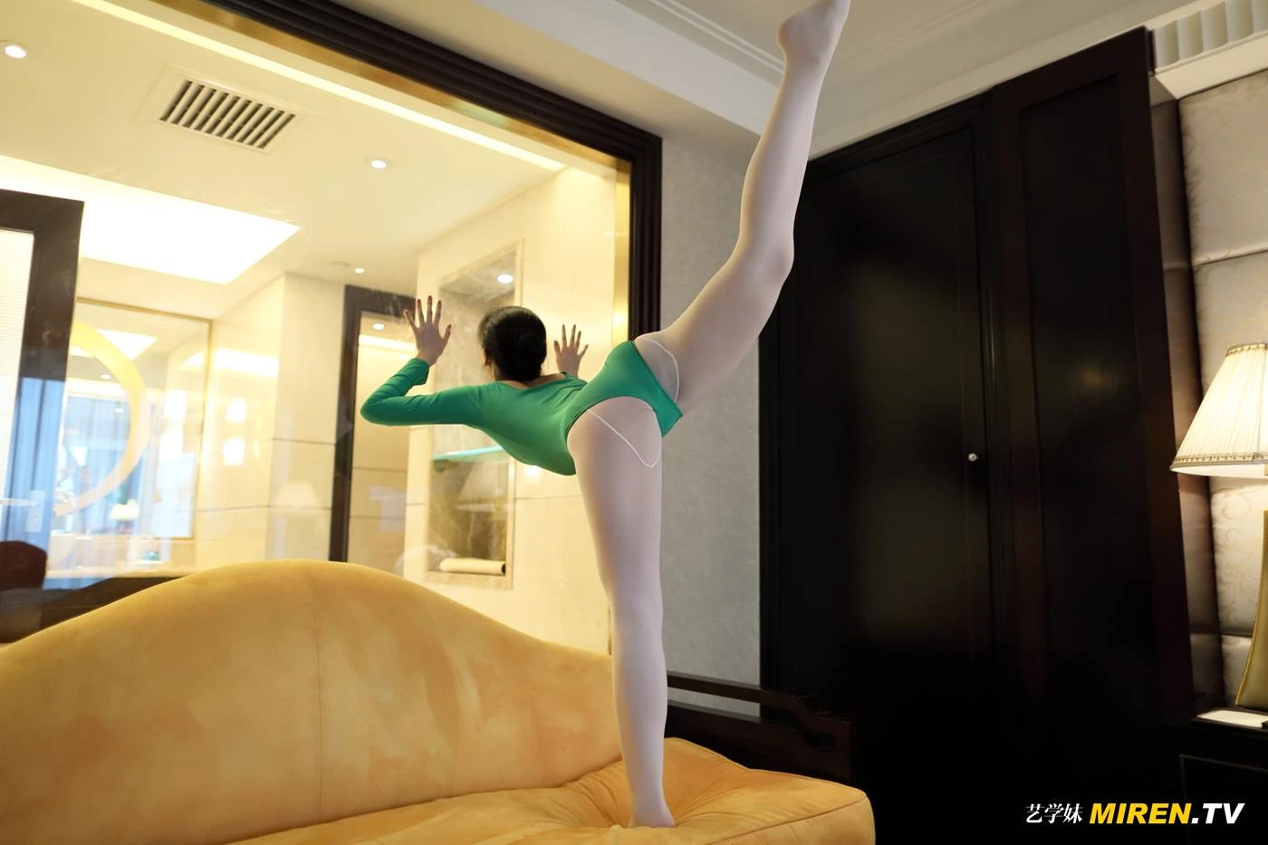 [ROSI艺XUE妹]2020.01.19 NO.051[46+1P/30M]