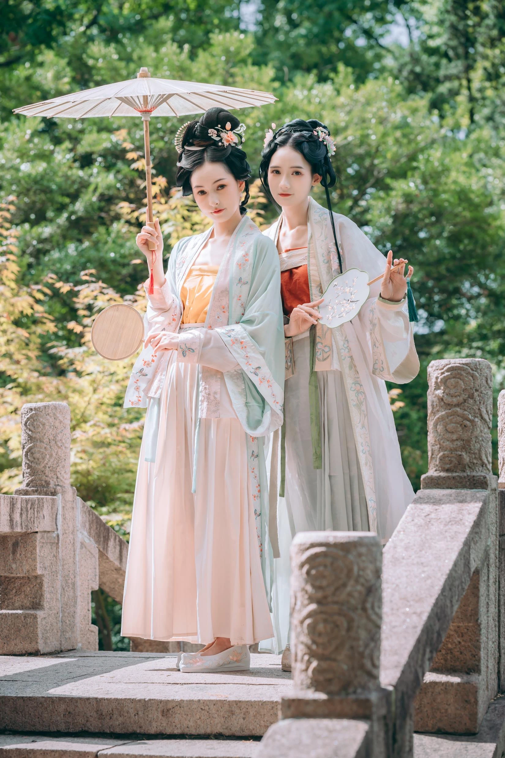 [YITUYU艺图语]2022.10.28 游园惊梦 兔子Zzz不吃胡萝卜&黄舒绮_suki[32+1P/145MB]