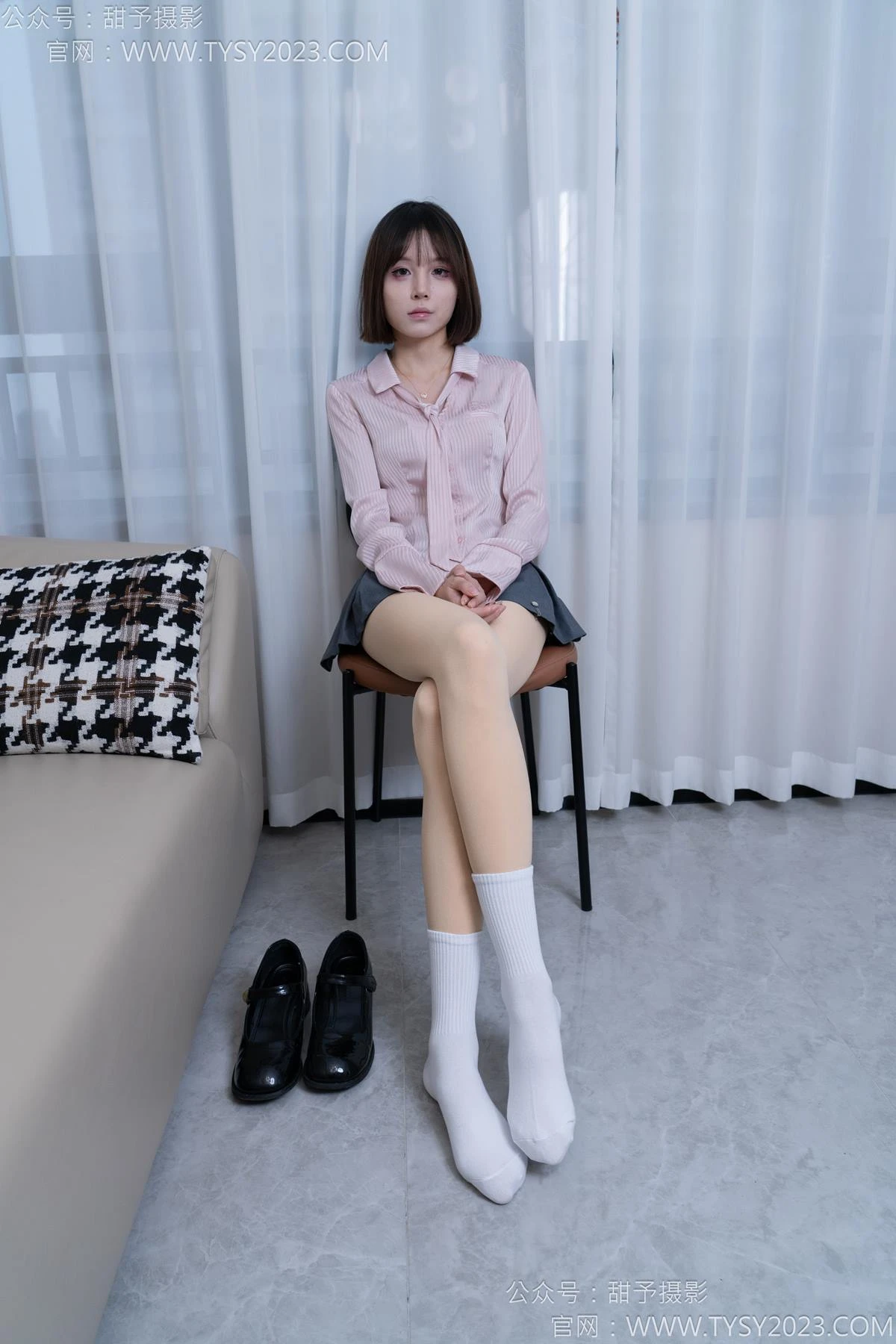 甜予摄影 NO.185 珞珞-皮鞋、白棉袜、厚肉丝[130P/2V/9.86GB]