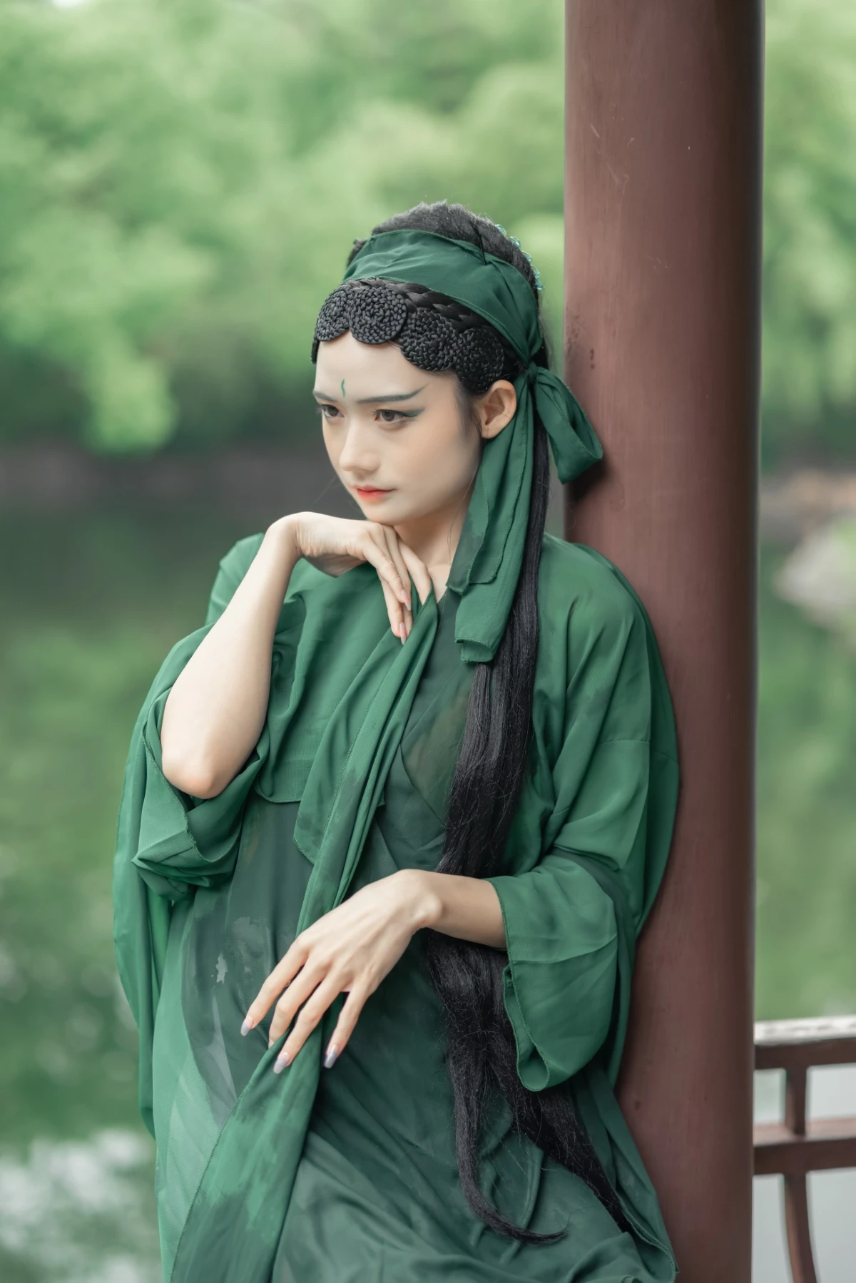 [YITUYU艺图语] 2022.06.03 白蛇传奇 兔子Zzz不吃胡萝卜 [25P/129MB]