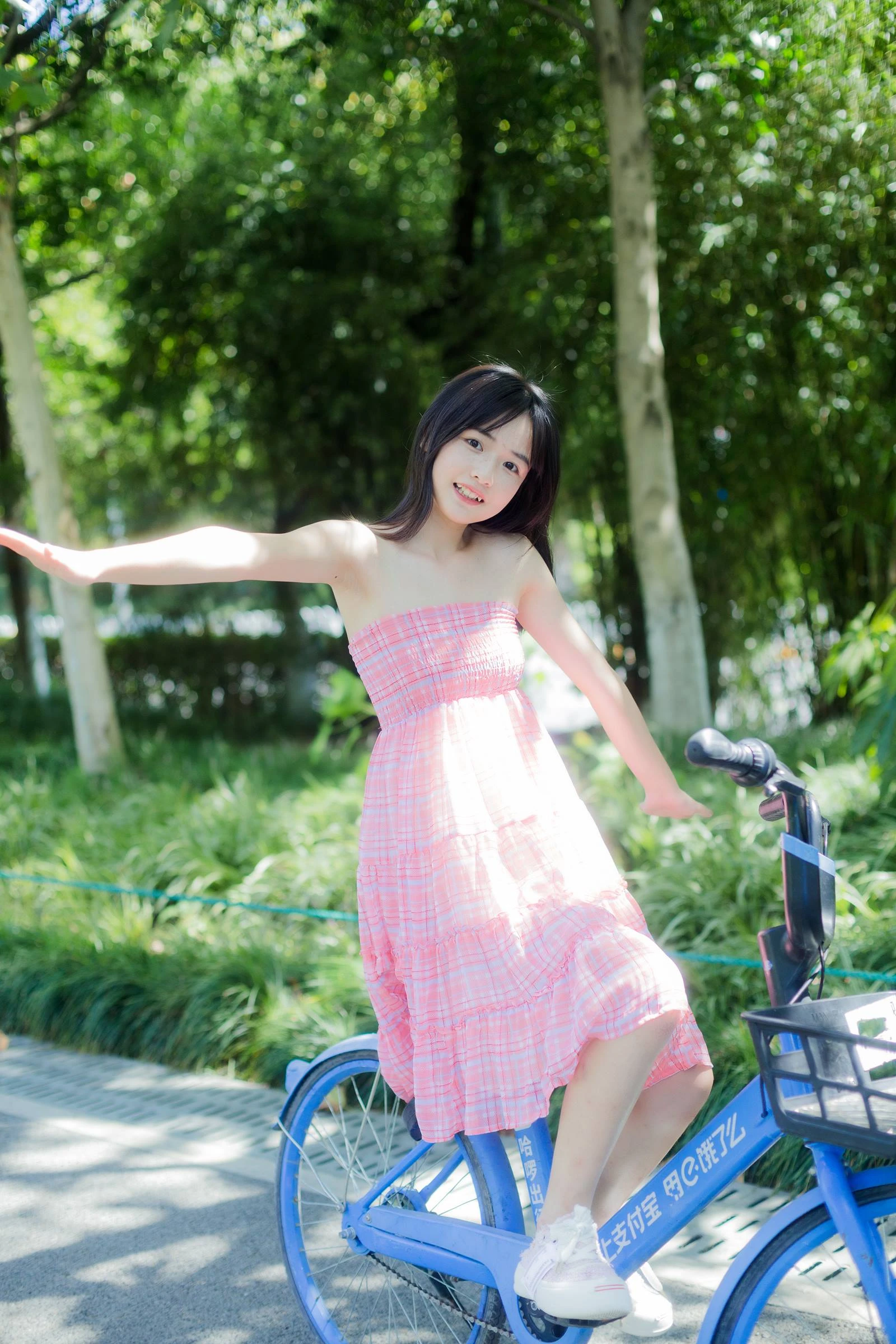 [YITUYU艺图语]2022.10.02 回不去的夏天 小怡美眉cute[33+1P/378MB]