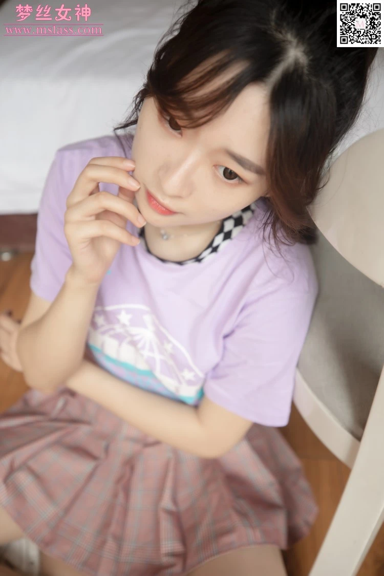 [MSLASS梦丝女神] 2019-11-05 刘佳 笔直的丝袜腿 [74P/455MB]