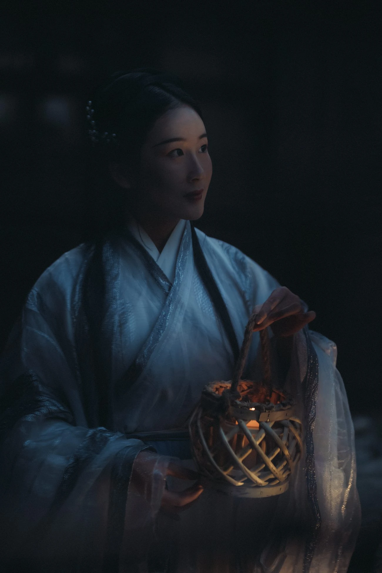 [YITUYU艺图语] 2021.10.19 南歌子 淡蓝色忧伤静流淌 [27P/403MB]