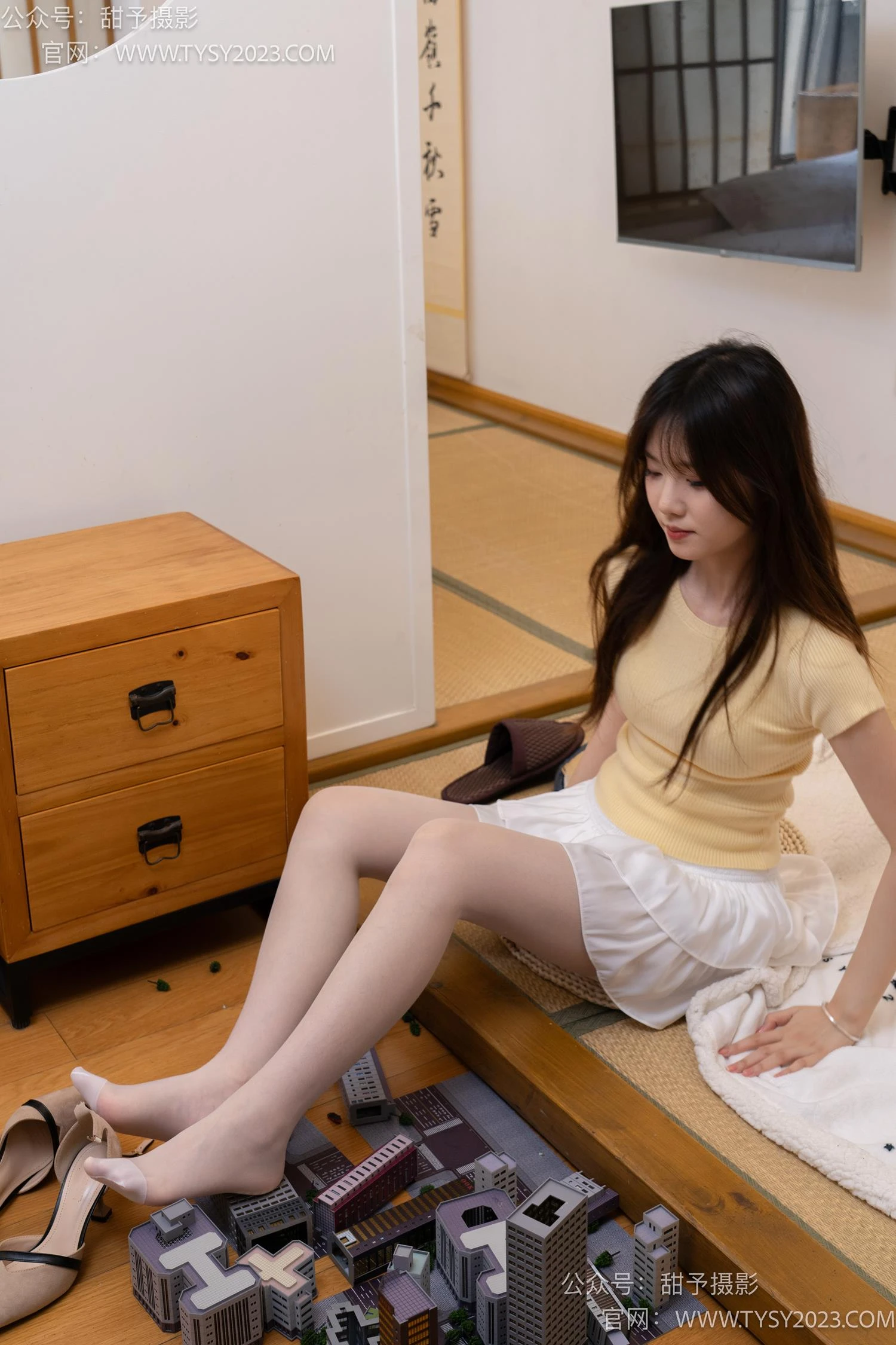 甜予摄影 NO.066 璇璇-高跟鞋、肉丝、裸足、小人国剧情[134P/2V/11.8GB]
