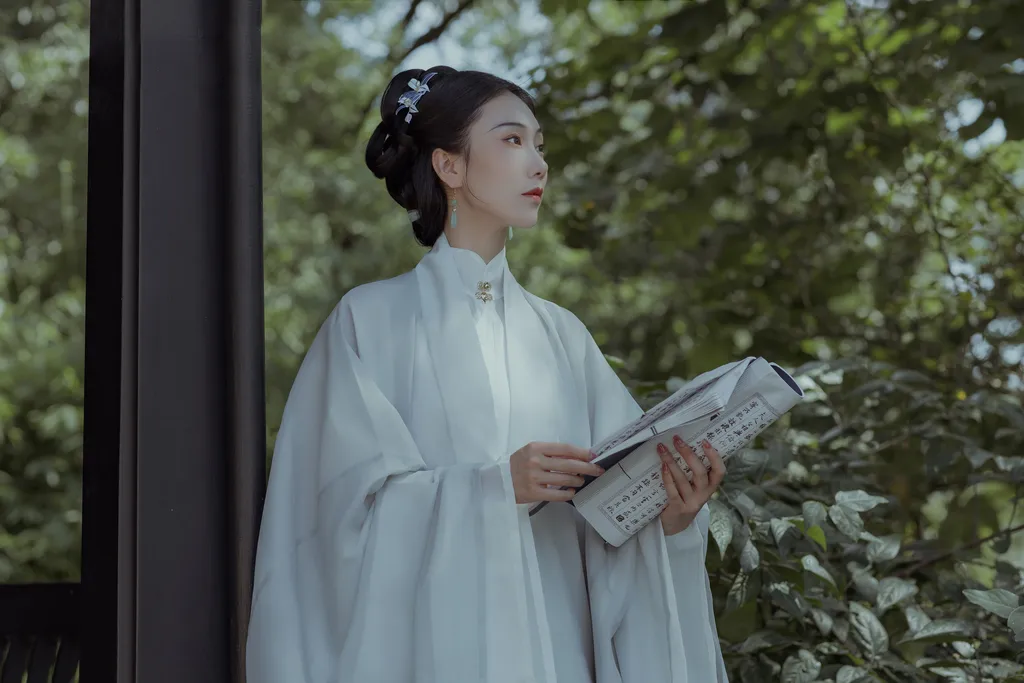 [YITUYU艺图语]2022.12.13 画楼春 土豆泥小兔[21+1P/186MB]