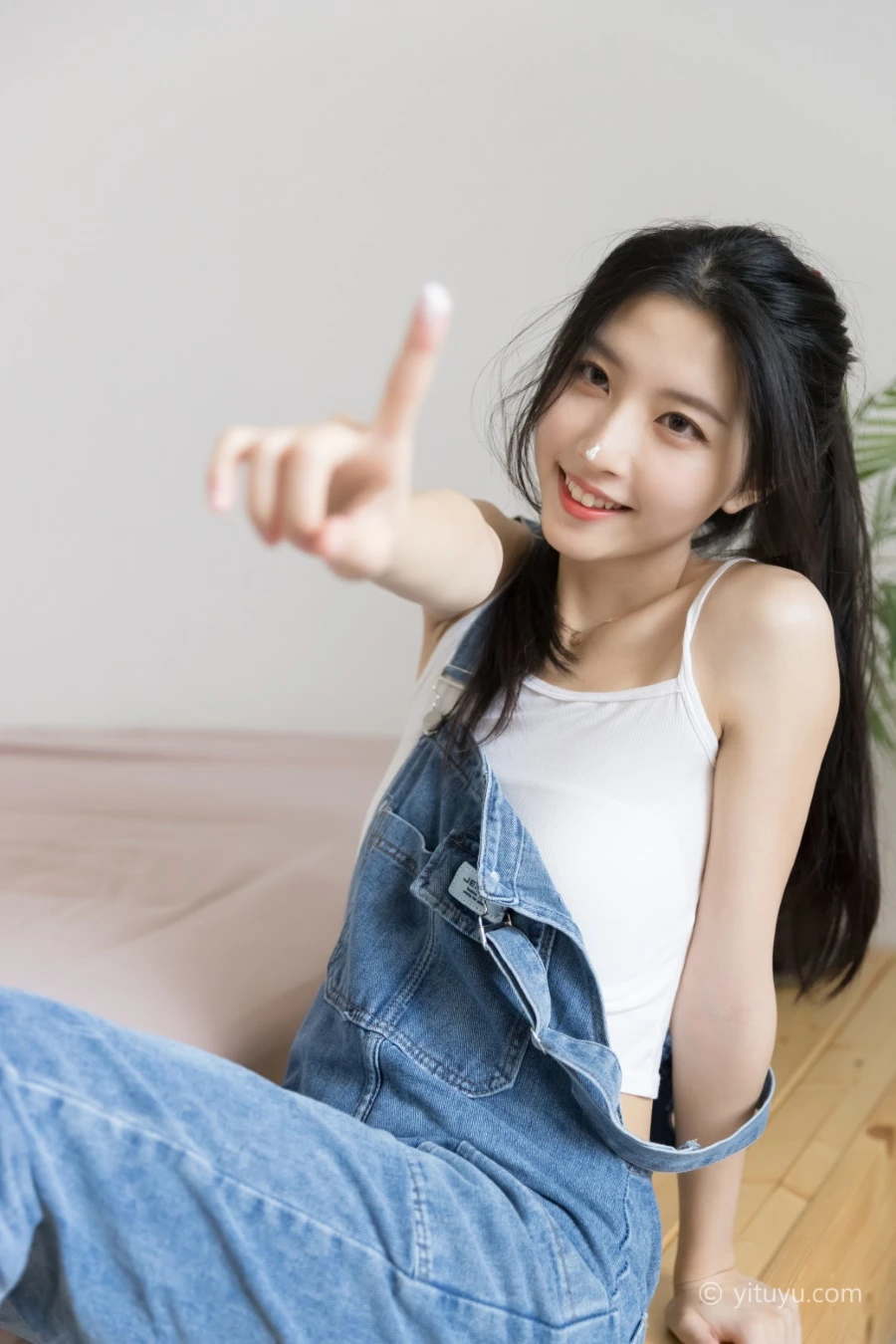 [YITUYU]艺图语 2021.04.21 蓝色牛仔裤 小铟 [24P/293MB]
