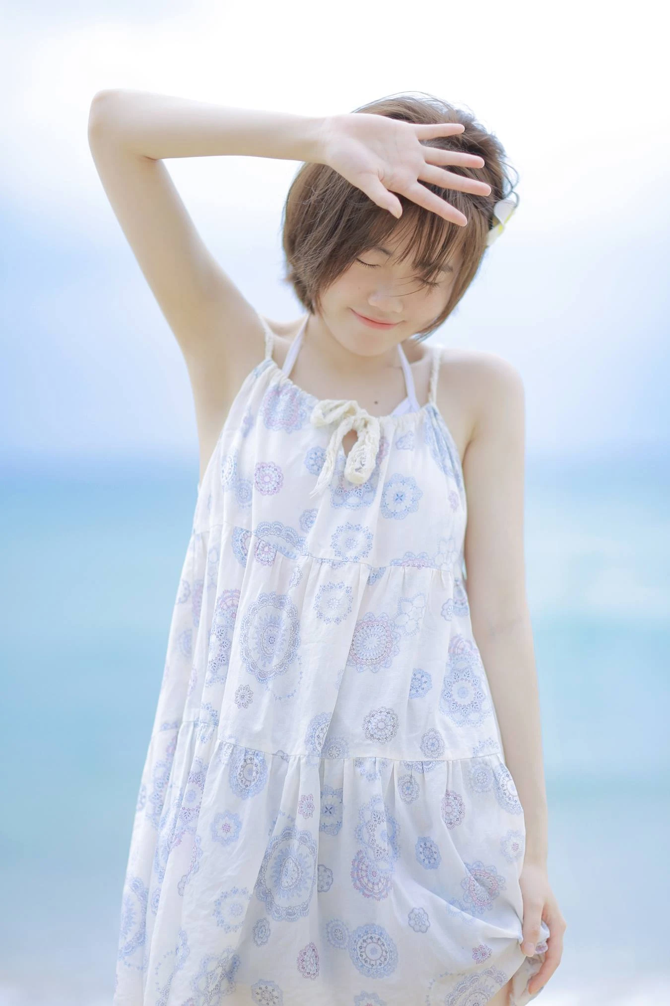 [YITUU艺图语] 2022.05.10 海边日系少女 小喵咪不懂鱼 [22P/103MB]