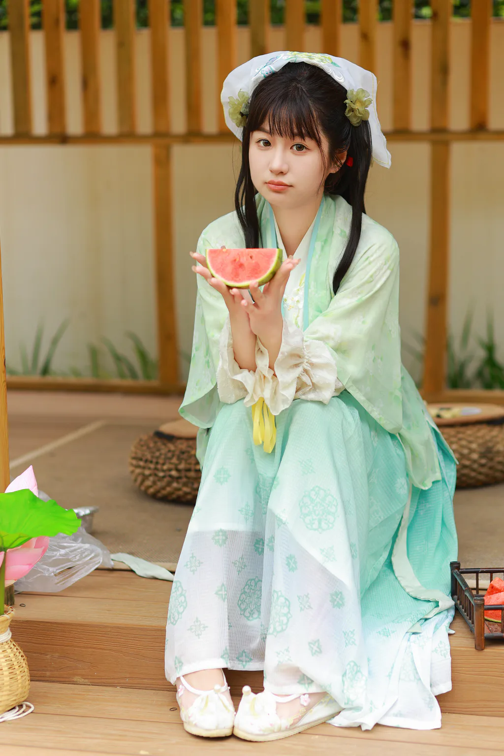 [YITUYU艺图语]2023.08.08 吃瓜啦 不可爱的禾禾喵[35+1P/549MB]