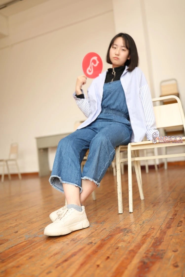 [MZSOCK]爱镁足 No.001 肖弧 [123P/456MB]