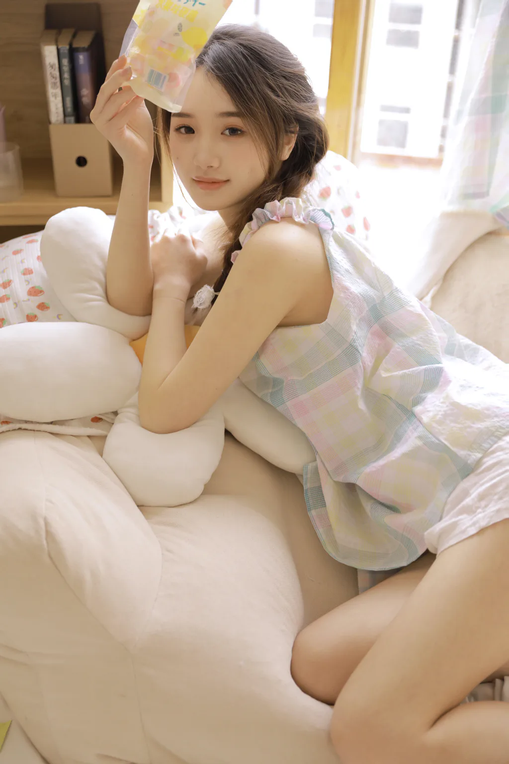 [YITUYU艺图语]2023.03.15 厨房少女 娜娜[26+1P/142MB]