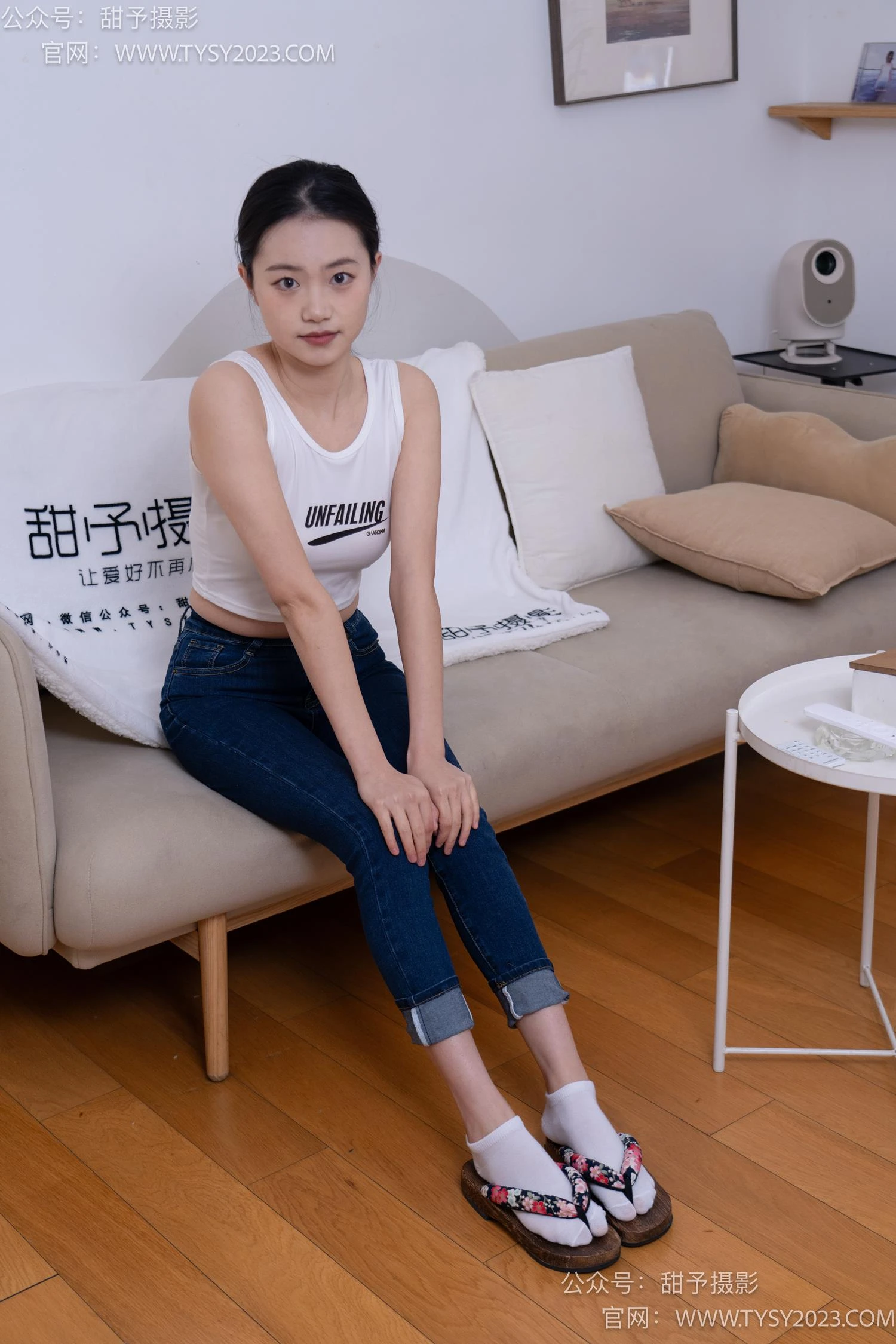 甜予摄影 NO.069 齐齐-短靴、人字拖、短白棉袜、长白棉袜、裸足[167P/2V/11.4GB]