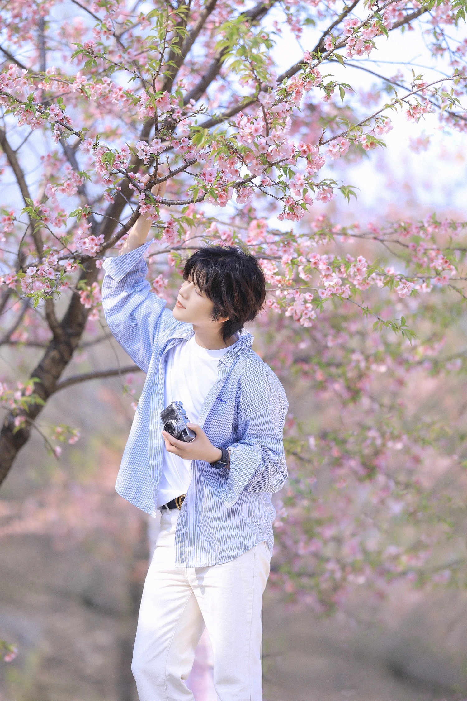 [YITUYU艺图语] 2022.05.29 樱花少年 李宇轩Yashon [23P/753MB]