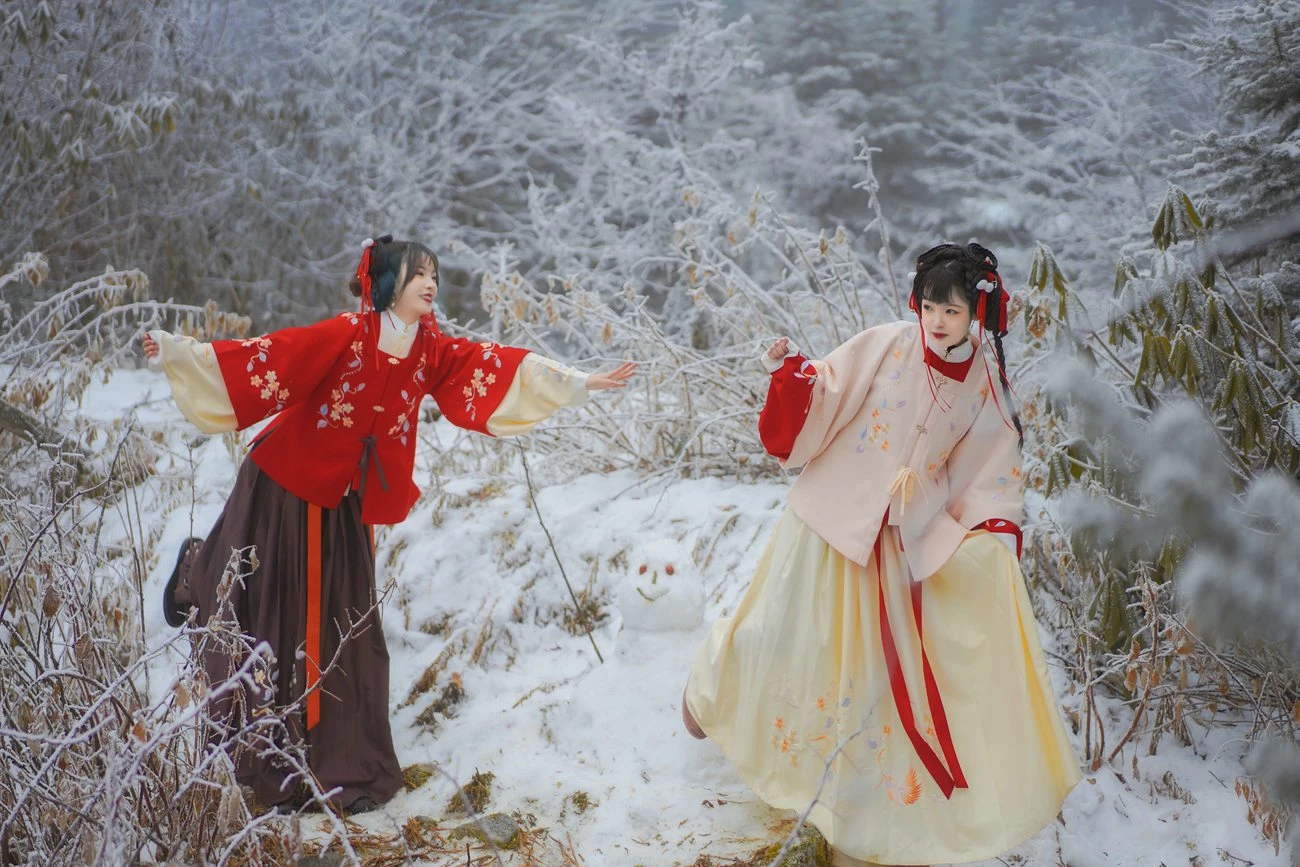 [YITUYU艺图语] 2021.09.04 雪中少女 赵瑞洁_ez [22P/601MB]