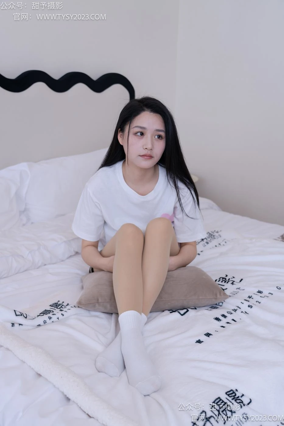 甜予摄影 NO.072 澜澜-帆布鞋、白棉袜、踩蜡笔小新玩偶剧情[125P/2V/10.6GB]