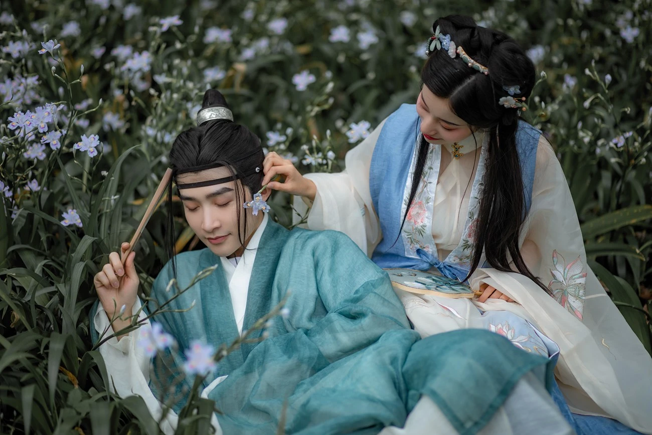 [YITUYU艺图语] 2021.09.10 踏春 小清菡 [23P/383MB]