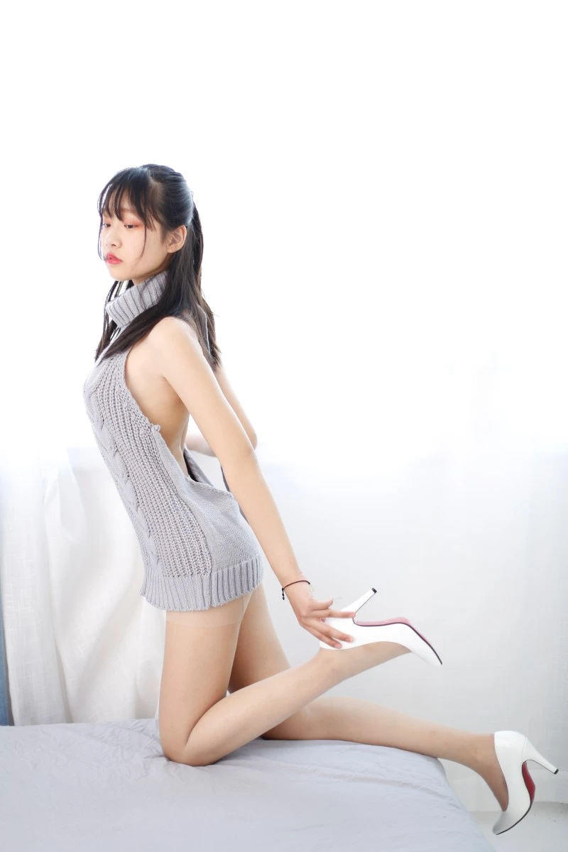 奈丝写真 NO.098：蛋白粉-挂脖毛衣了解一下 [32P/122MB]