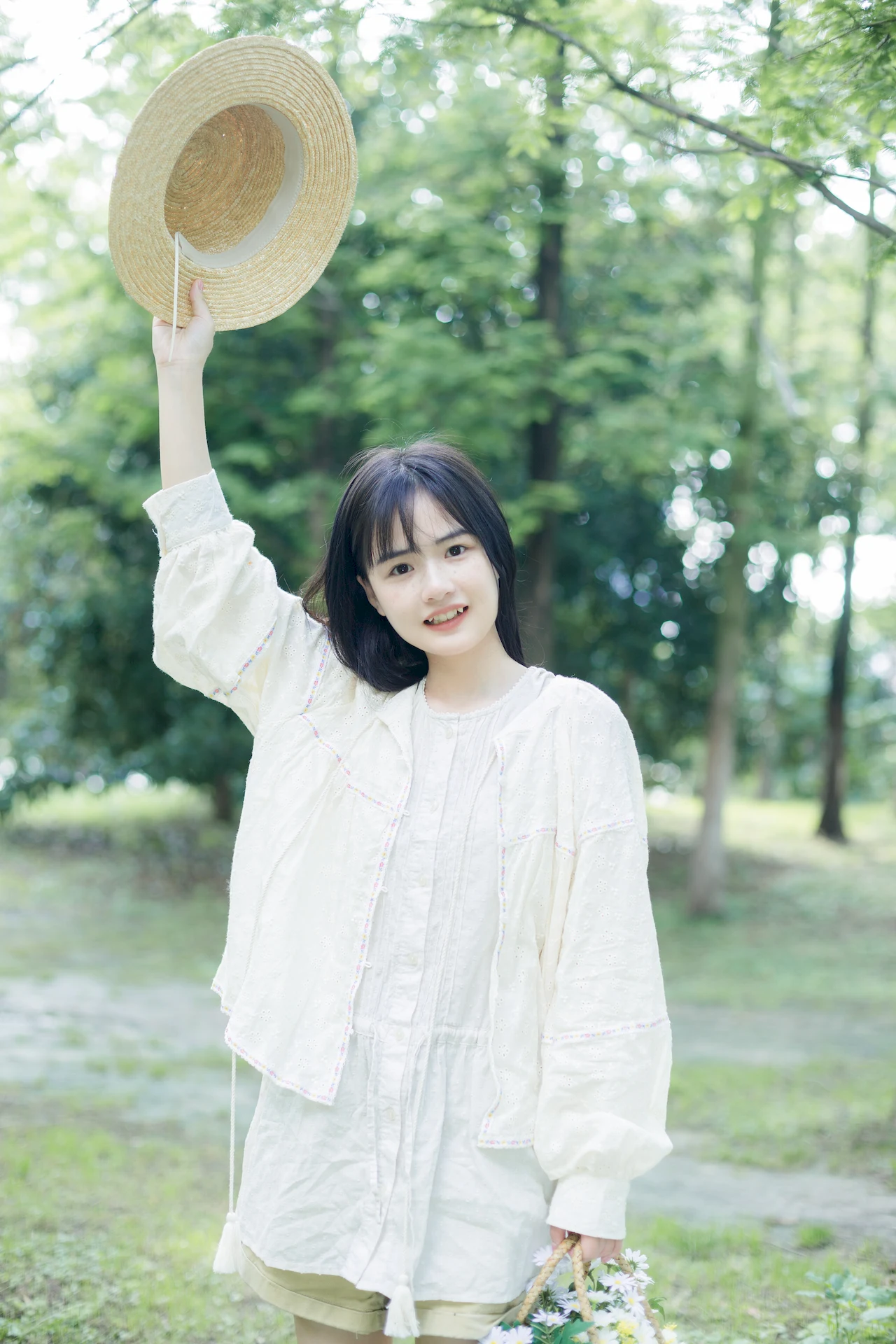 [YITUYU艺图语]2023.07.10 闲逛的意义 小怡美眉cute[26+1P/259MB]