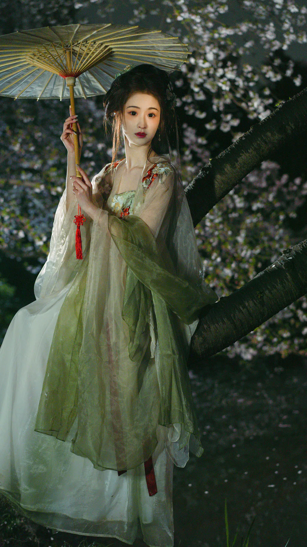 [YITUYU艺图语]2023.04.13 夜探樱 疏莉[22+1P/275MB]