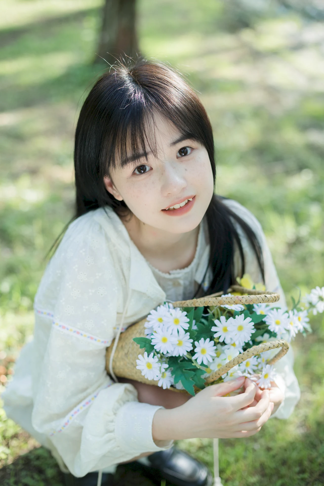 [YITUYU艺图语]2023.07.10 闲逛的意义 小怡美眉cute[26+1P/259MB]