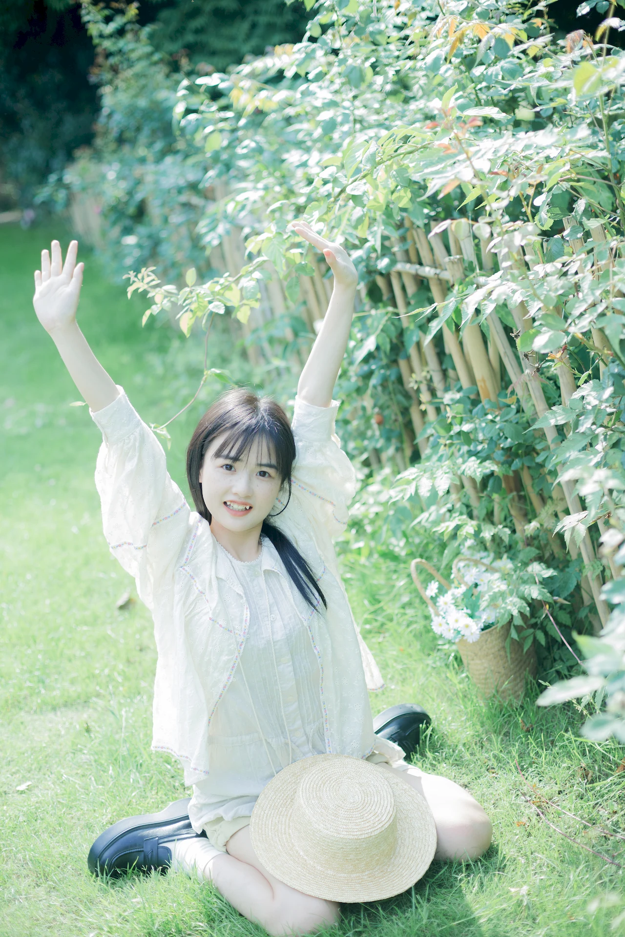 [YITUYU艺图语]2023.07.10 闲逛的意义 小怡美眉cute[26+1P/259MB]