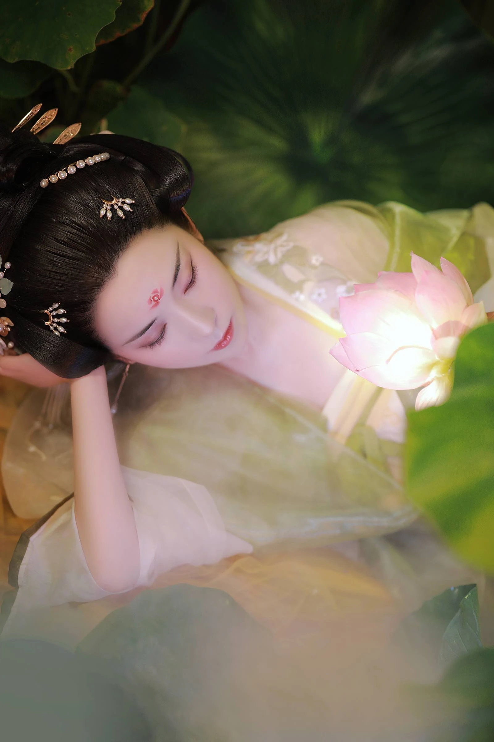 [YITUYU艺图语]2022.09.09 云想衣裳花想容 也清秋[31+1P/681MB]