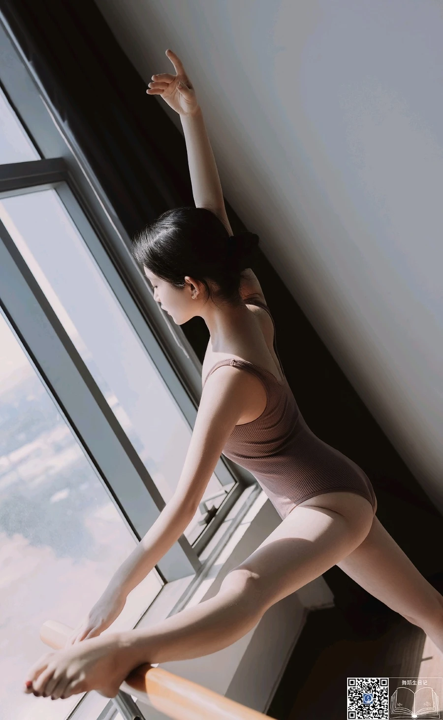 [GALLI嘉丽]舞蹈生日记 046 – 珊珊 [40P/295MB]