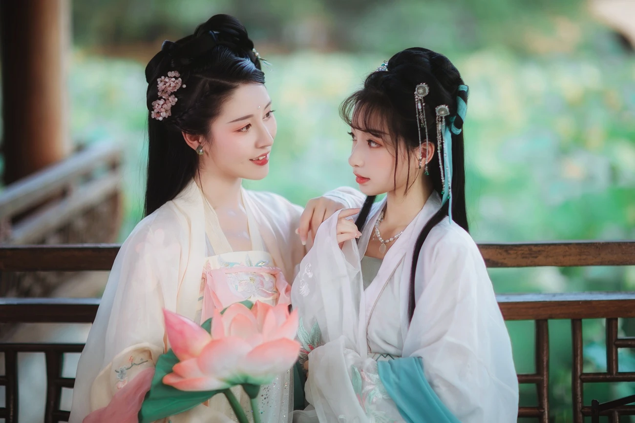 [YITUYU艺图语] 2022.01.03 荷 葵花花花儿 [21P/112MB]
