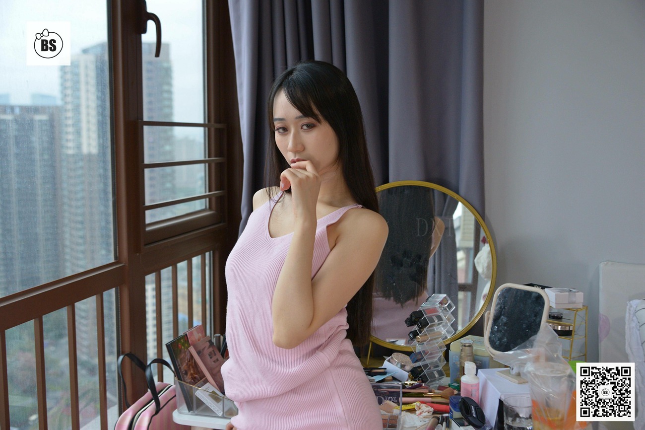 [我丝你想]MX017 美西 窗台前的女朋友1 [62P/100MB]