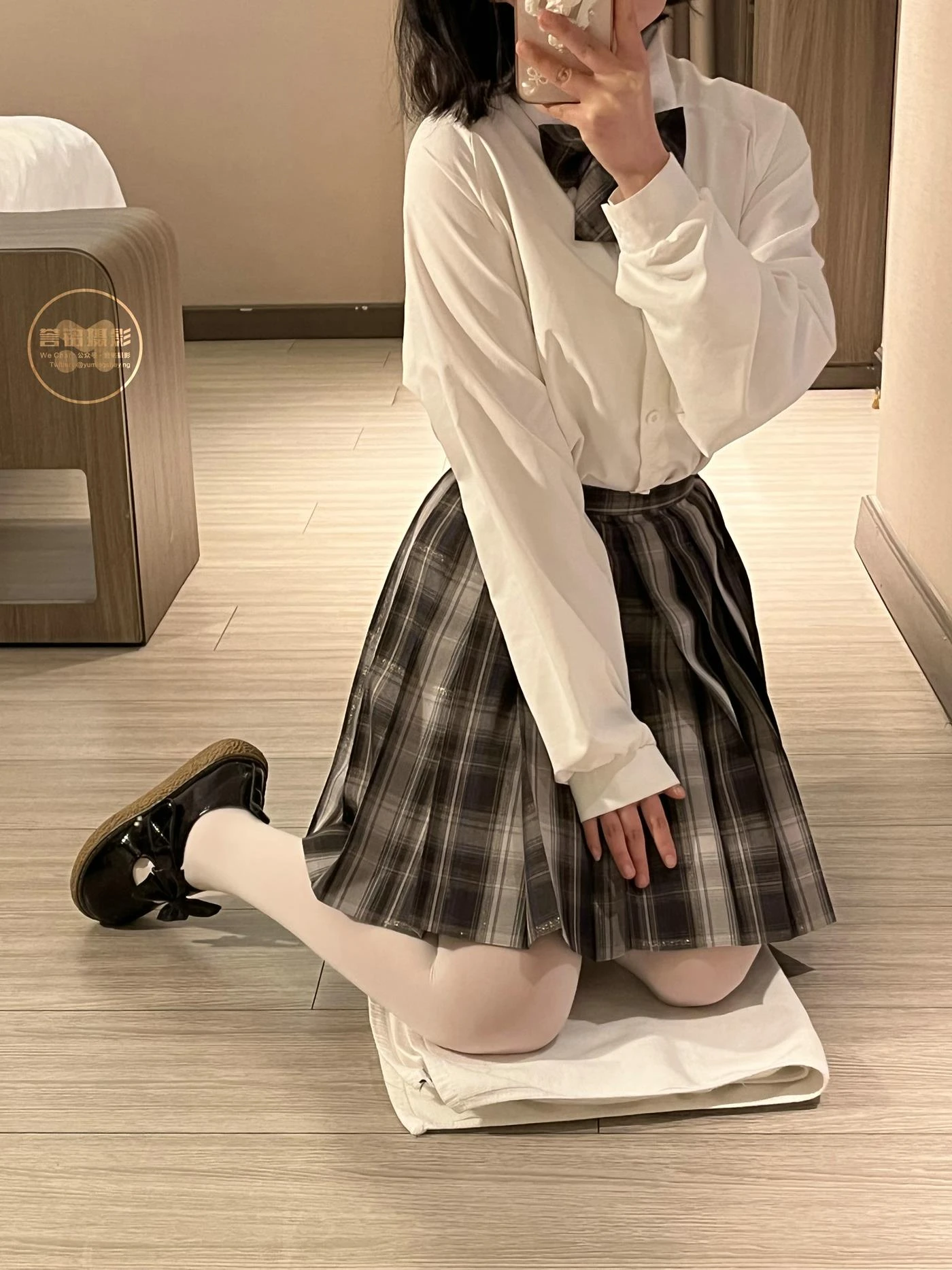 [誉铭传媒]袜足摄影 2022年 NO.010[110P/1V/0.97GB]