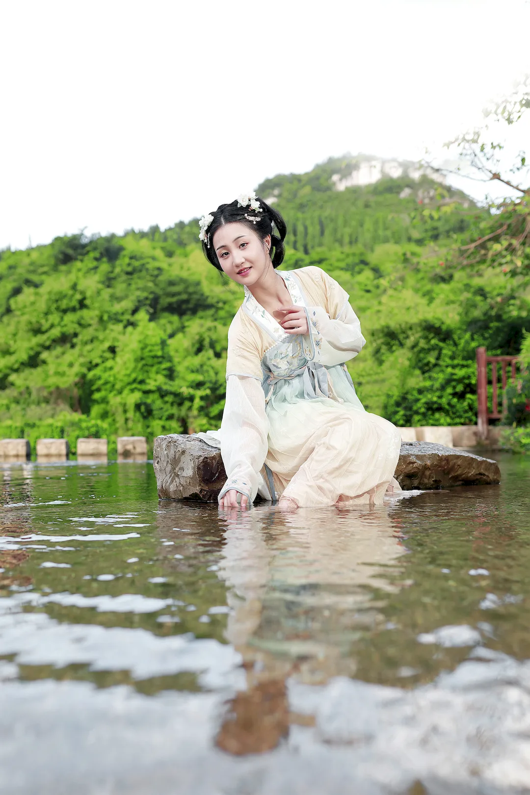 [YITUYU艺图语]2023.08.15 石榴姑娘 搽小兔[58+1P/469MB]