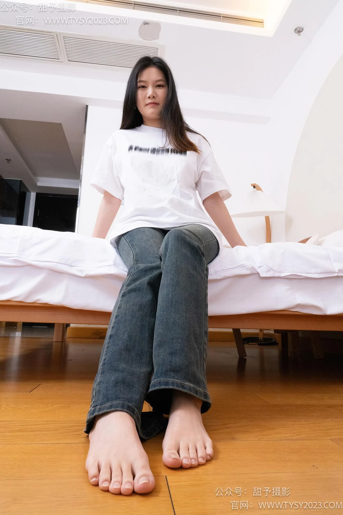 甜予摄影 NO.070 松松-板鞋、白棉袜、裸足[122P/2V/9.74GB]