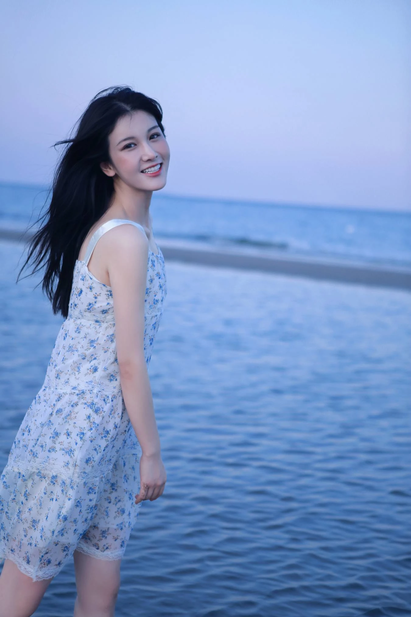 [YITUU艺图语] 2022.05.15 很靠近海 尚雨茜Momooly [26P/201MB]