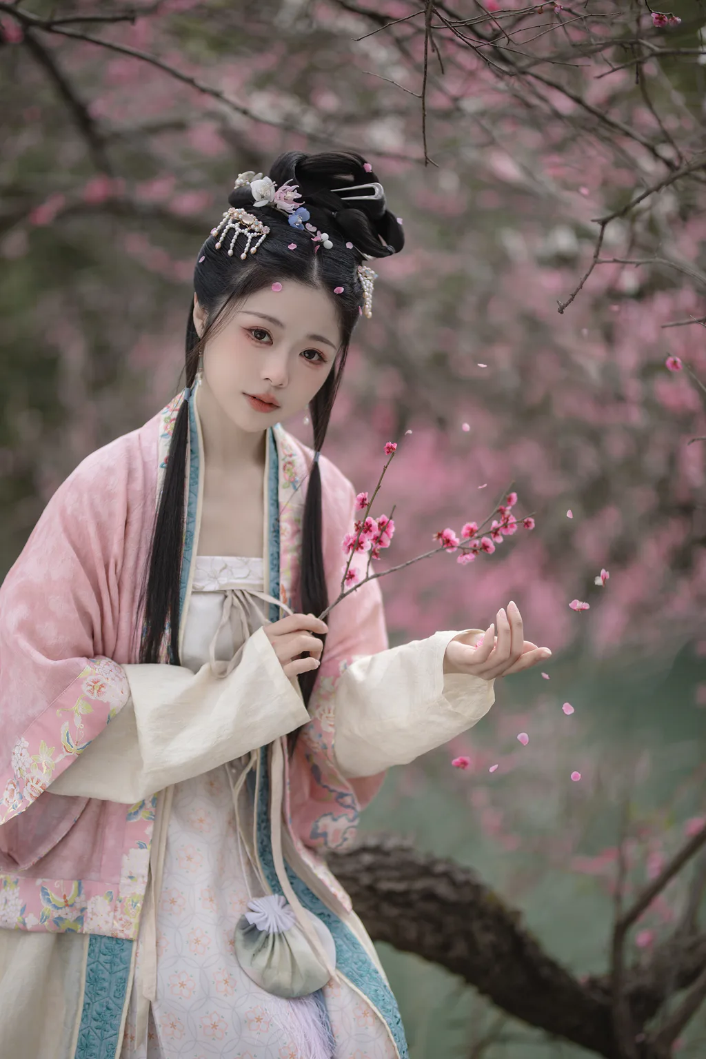 [YITUYU艺图语]2023.08.13 江南好 云云的黑眼圈儿[20+1P/271MB]