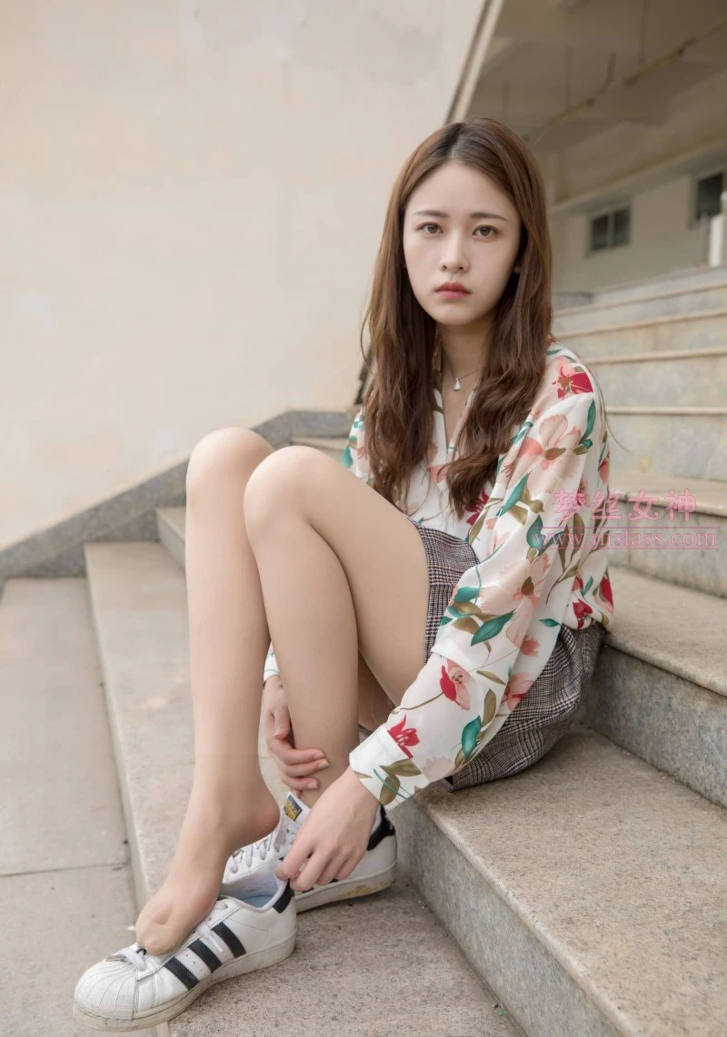 [MSLASS梦丝女神][应邀补档] 2019.05.20 宿楼丝袜玉足女神 魏婷婷 [68P/84M]