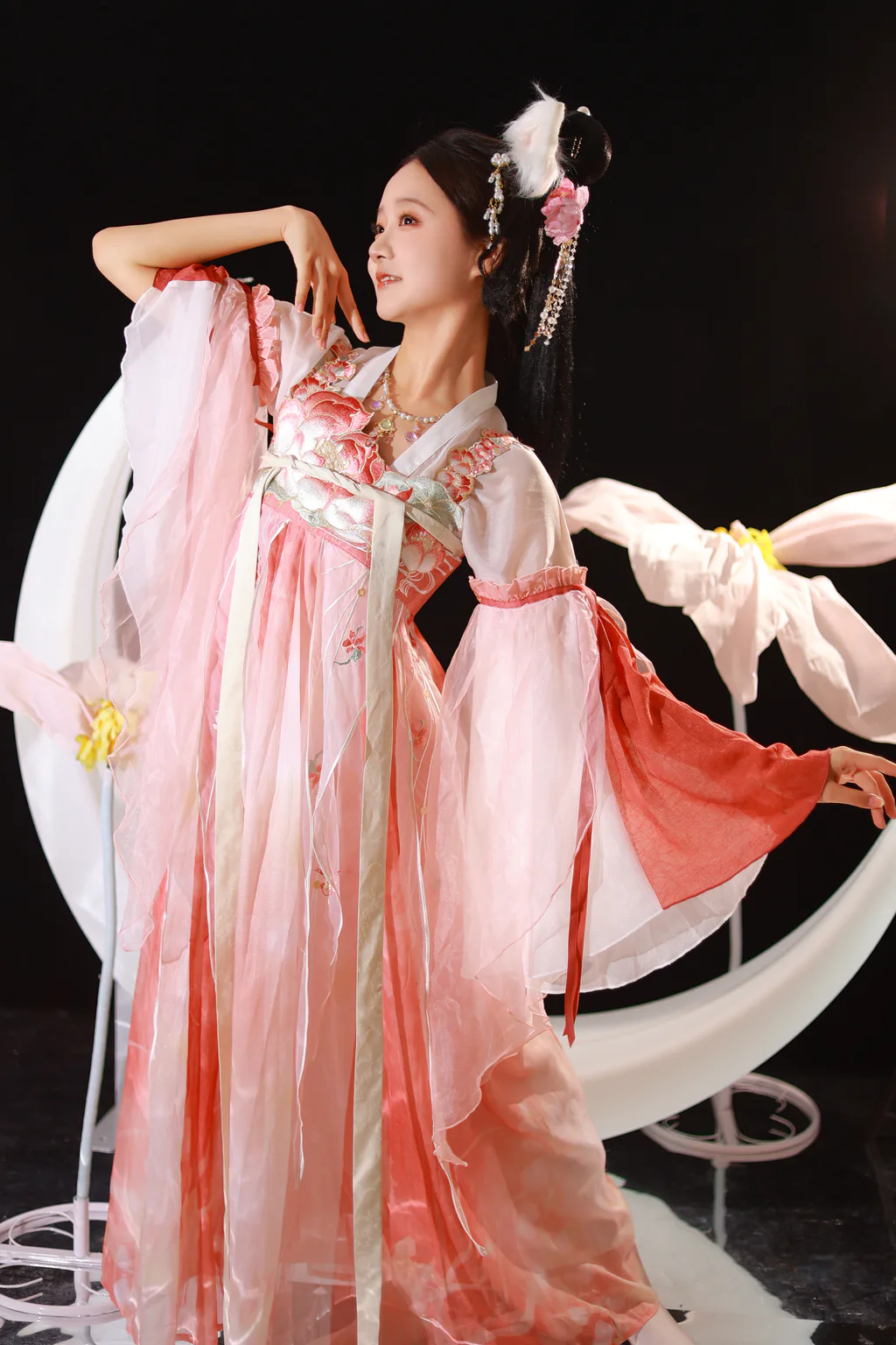 [YITUYU艺图语]2023.06.03 小荷花 柚二白白[24+1P/142MB]