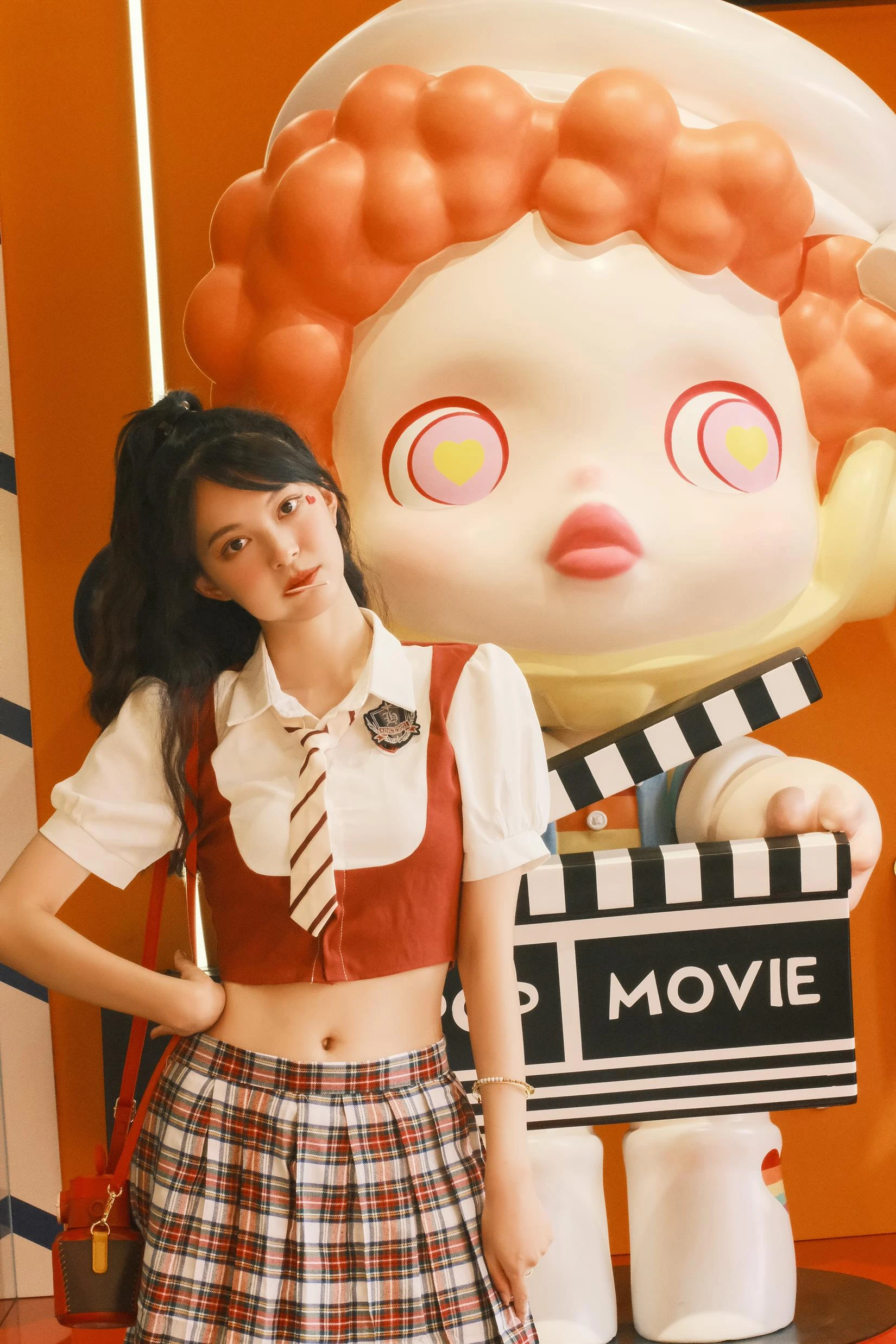[YITUYU艺图语]2022.10.25 辣妹调色盘 吃饭小恐龙[22+1P/208MB]