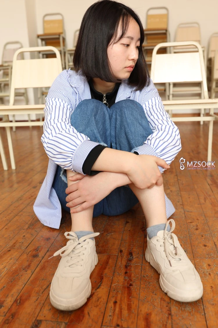 [MZSOCK]爱镁足 No.001 肖弧 [123P/456MB]