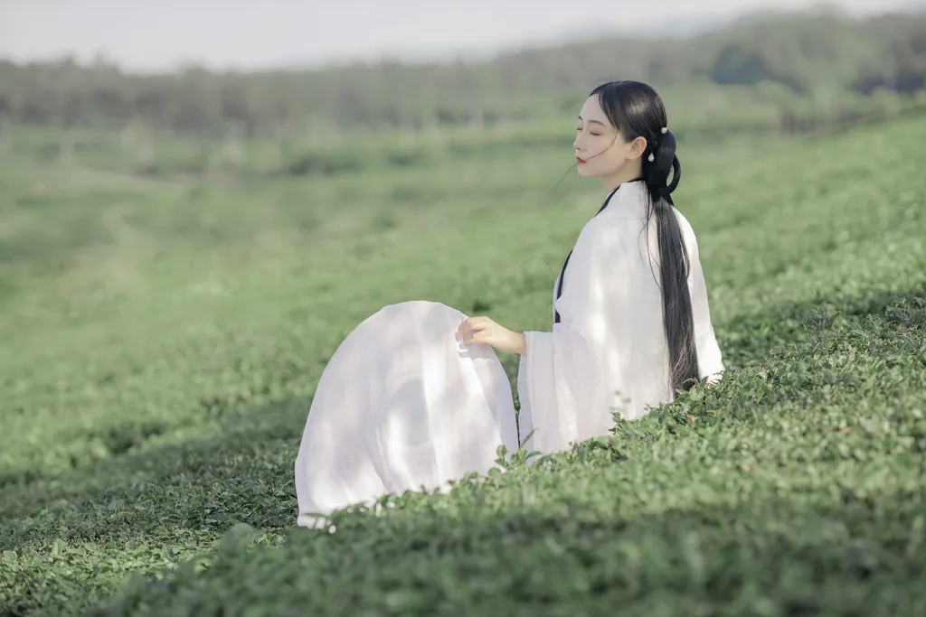 [YITUYU艺图语]2022.11.11 衣袖染茶香 灿暖暖暖[19+1P/181MB]